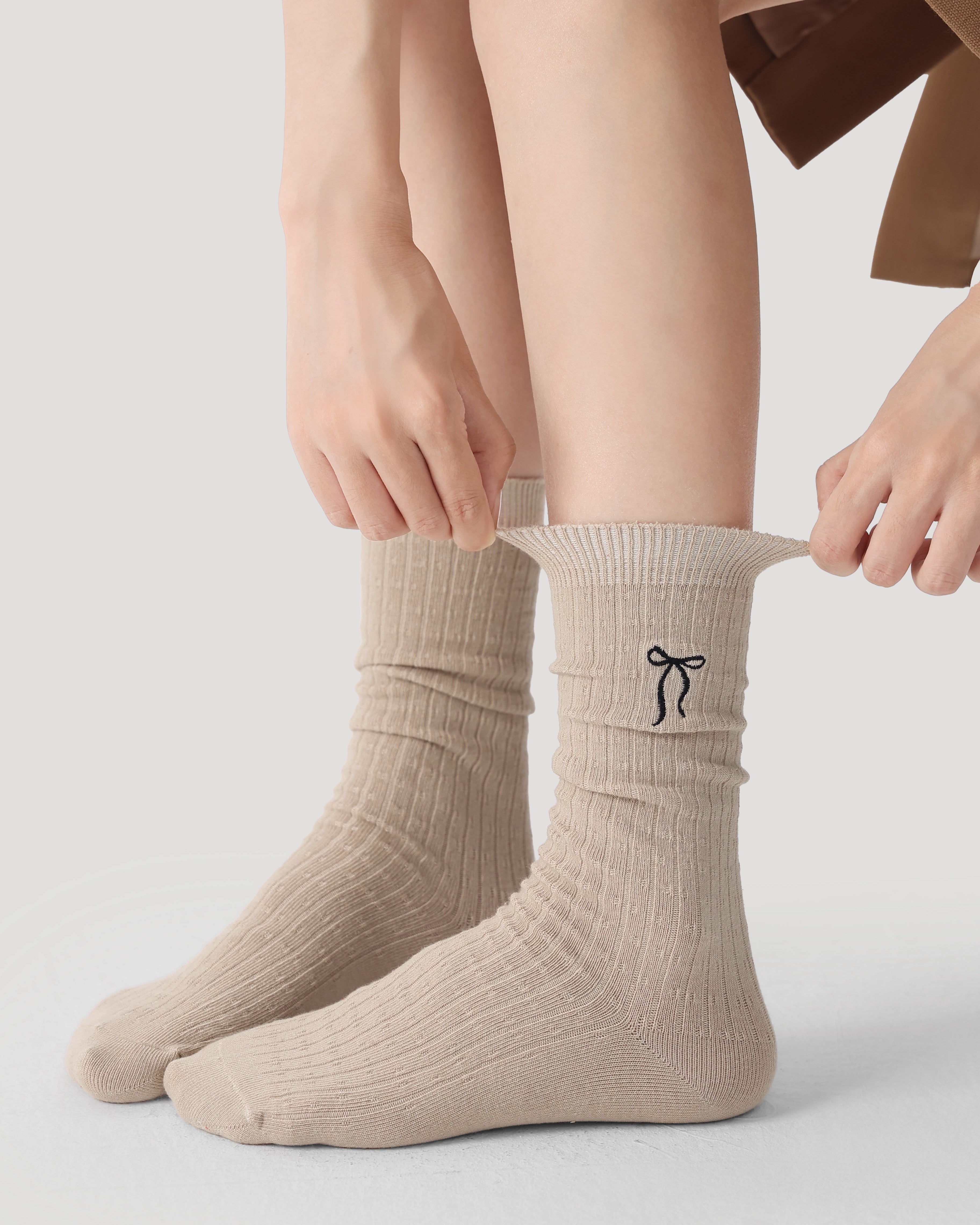 Solid Color Bow Embroidery Women's Crew Socks Cozy Seamless