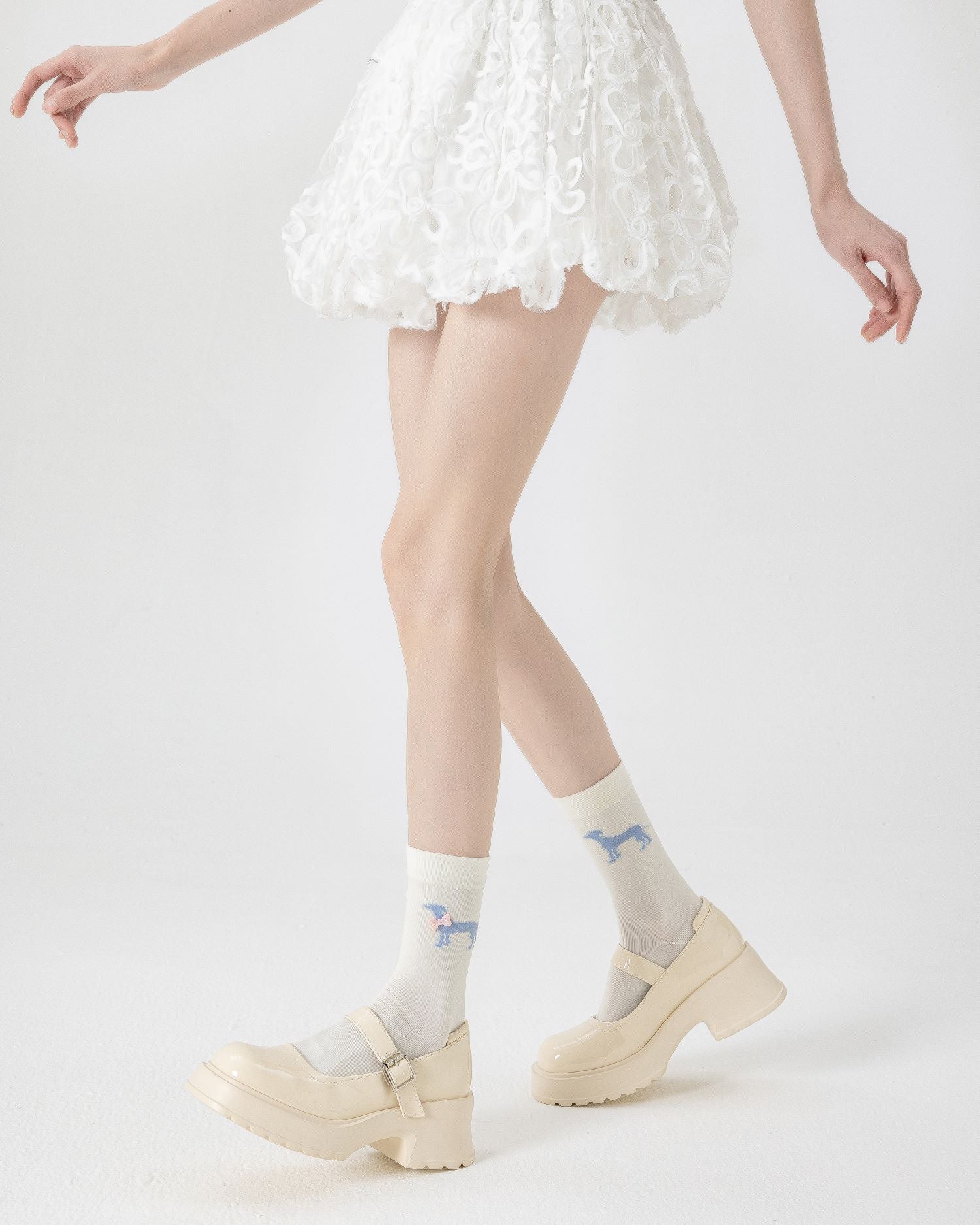 女款中筒襪子 蝴蝶結狗狗系列 棉質 可愛刺繡 休閒襪子