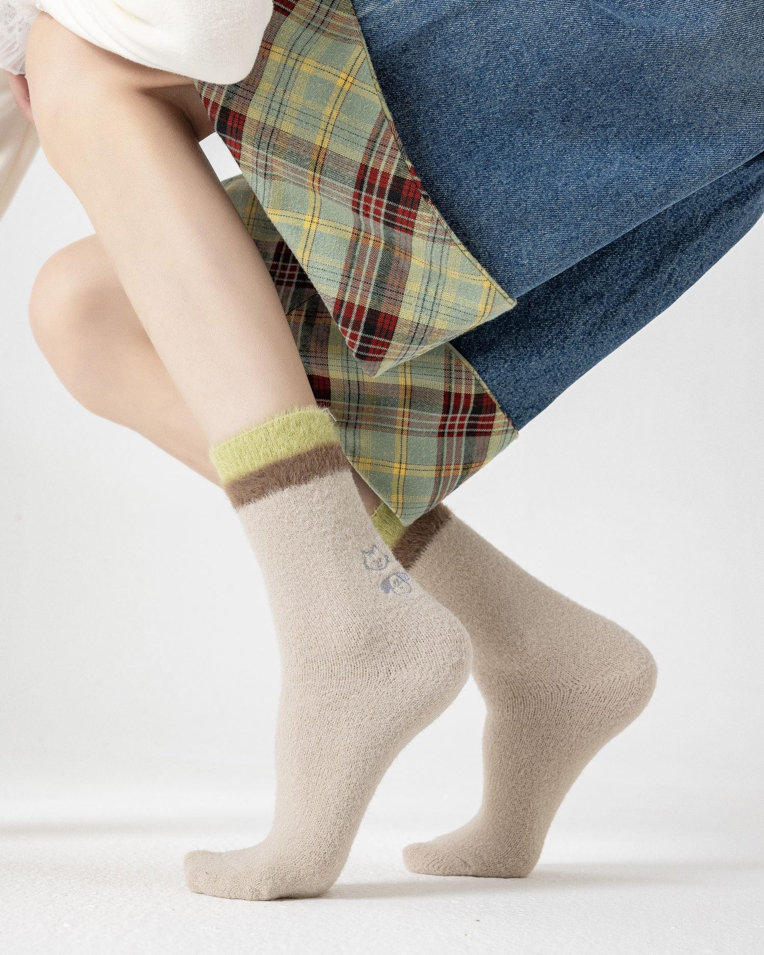 Women Crew Socks Fuzzy Warm Cozy Cotton Soft Cute Animal Embroidery