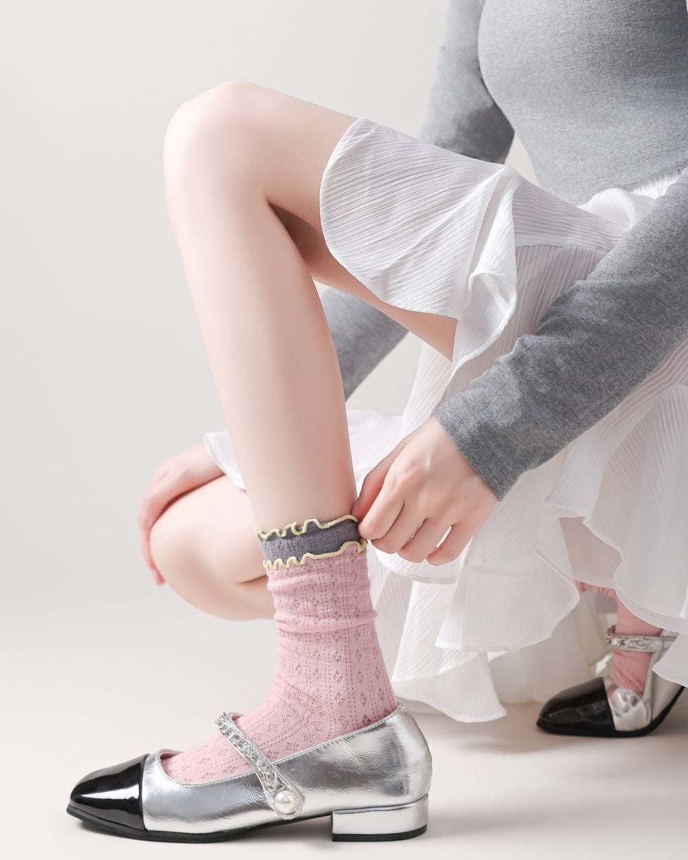 Women Crew Socks Hollow Knit Contrast Double Lettuce Edge Slouch