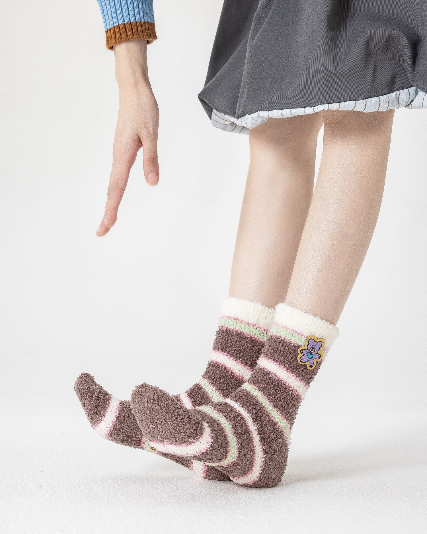 女款中筒襪子多色羽毛條紋系列毛絨保暖舒適室內襪子