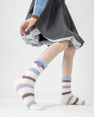 女款中筒襪子多色羽毛條紋系列毛絨保暖舒適室內襪子