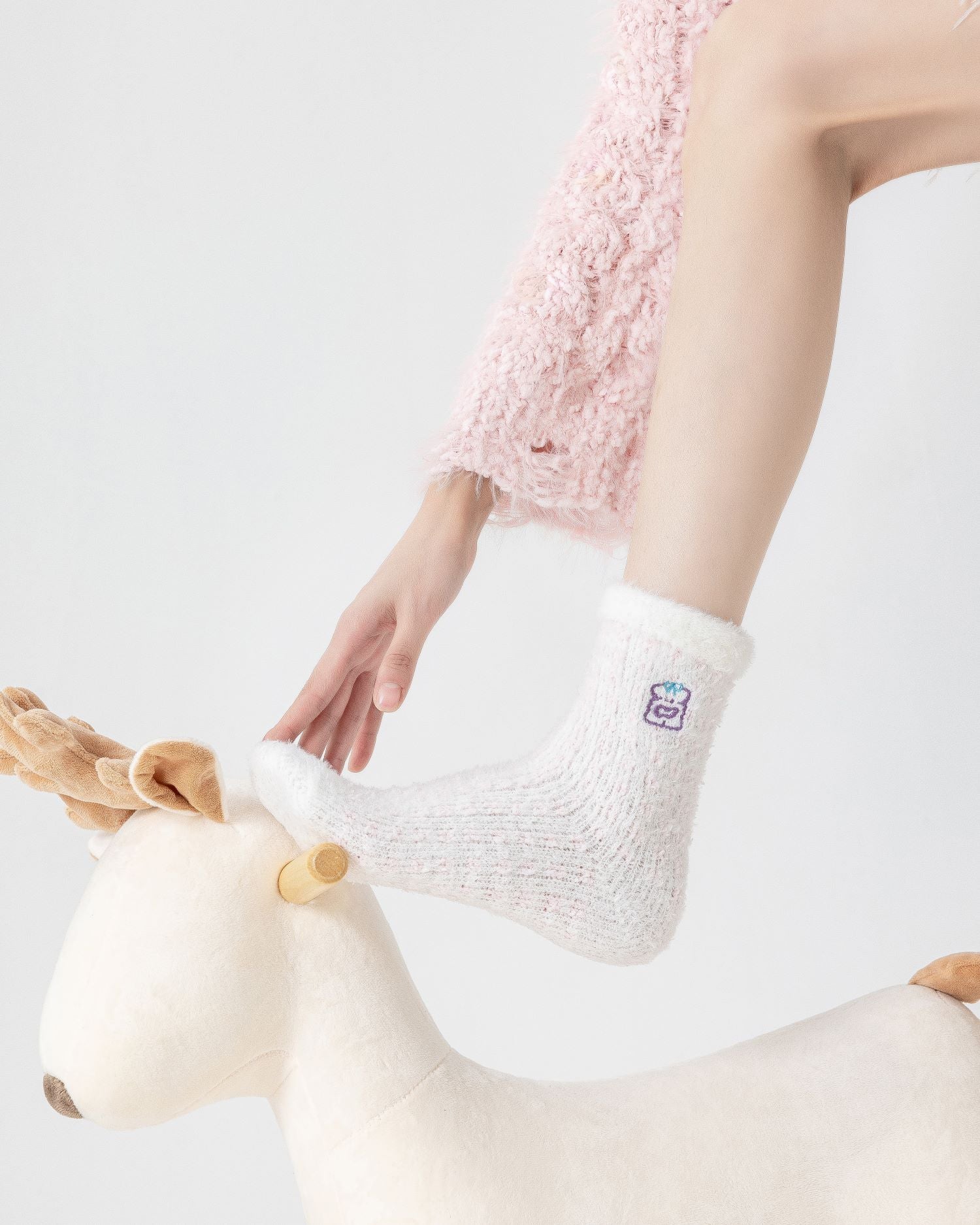 여성 크루 양말 체크 그리드 시리즈 보송보송하고 따뜻한 실내 양말