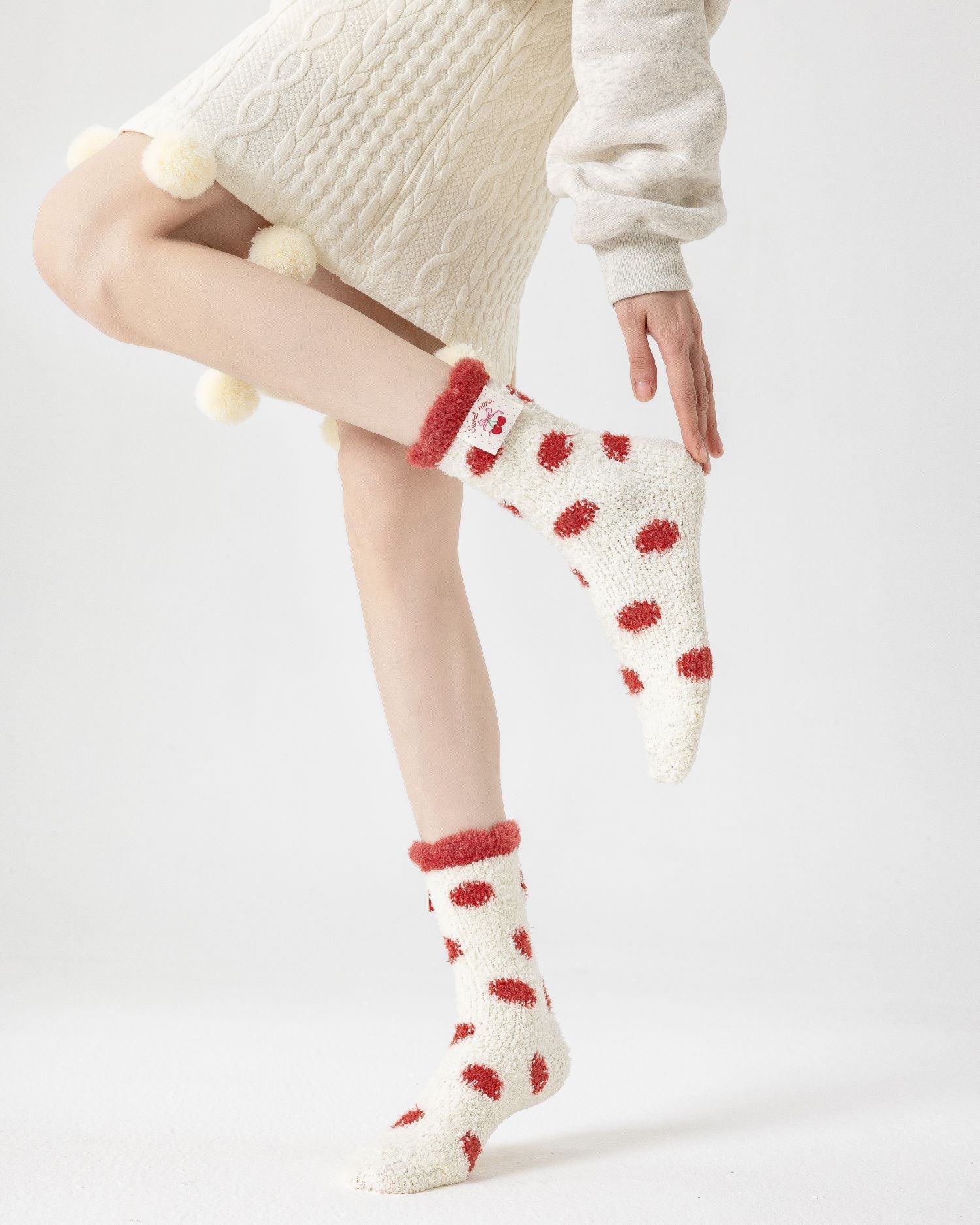 여성 크루 양말 반짝이는 별 도트 시리즈 보송보송하고 따뜻하며 아늑한 실내용 양말