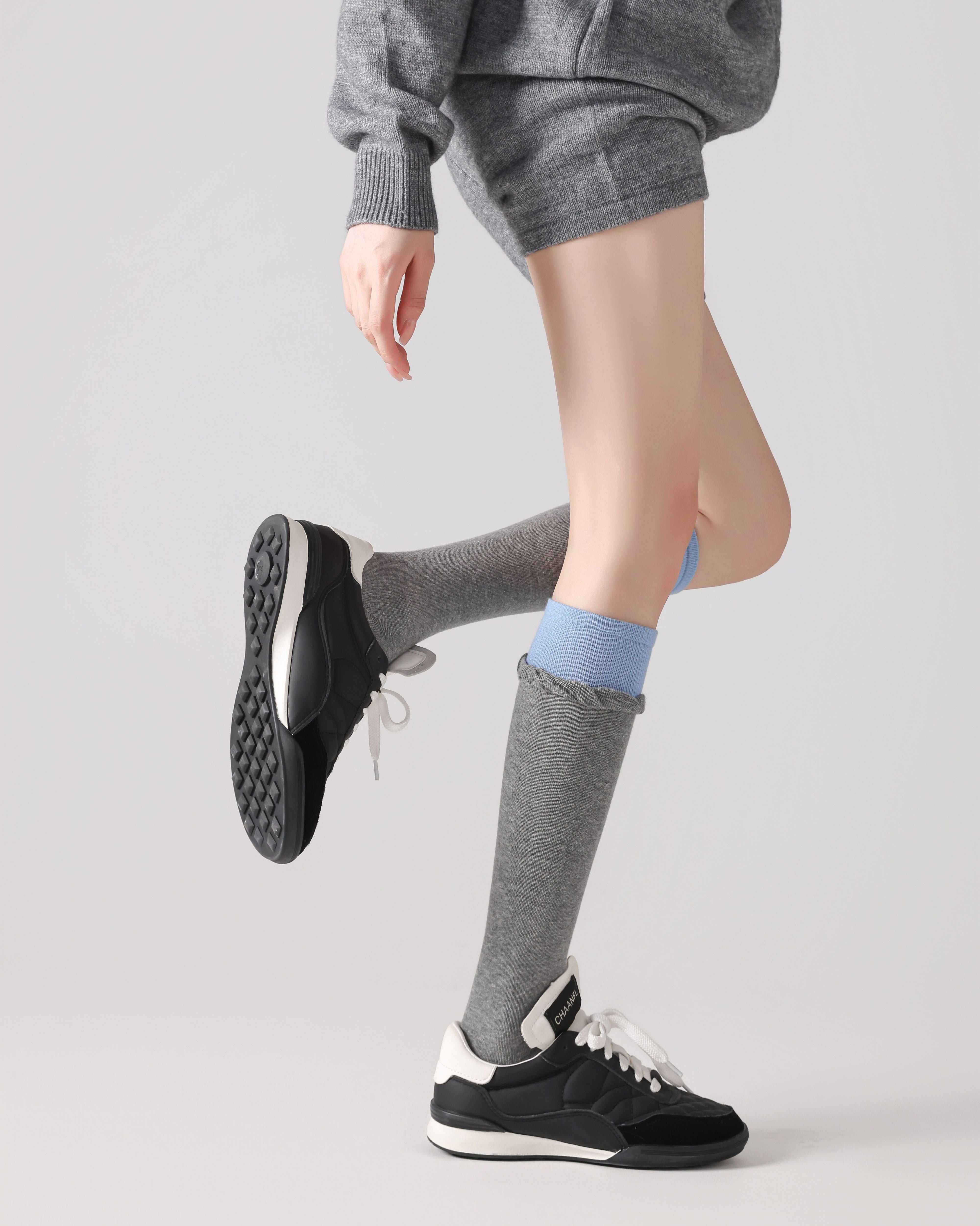Women Two Tone Striped Knee High Socks Soft Warm Comfortable