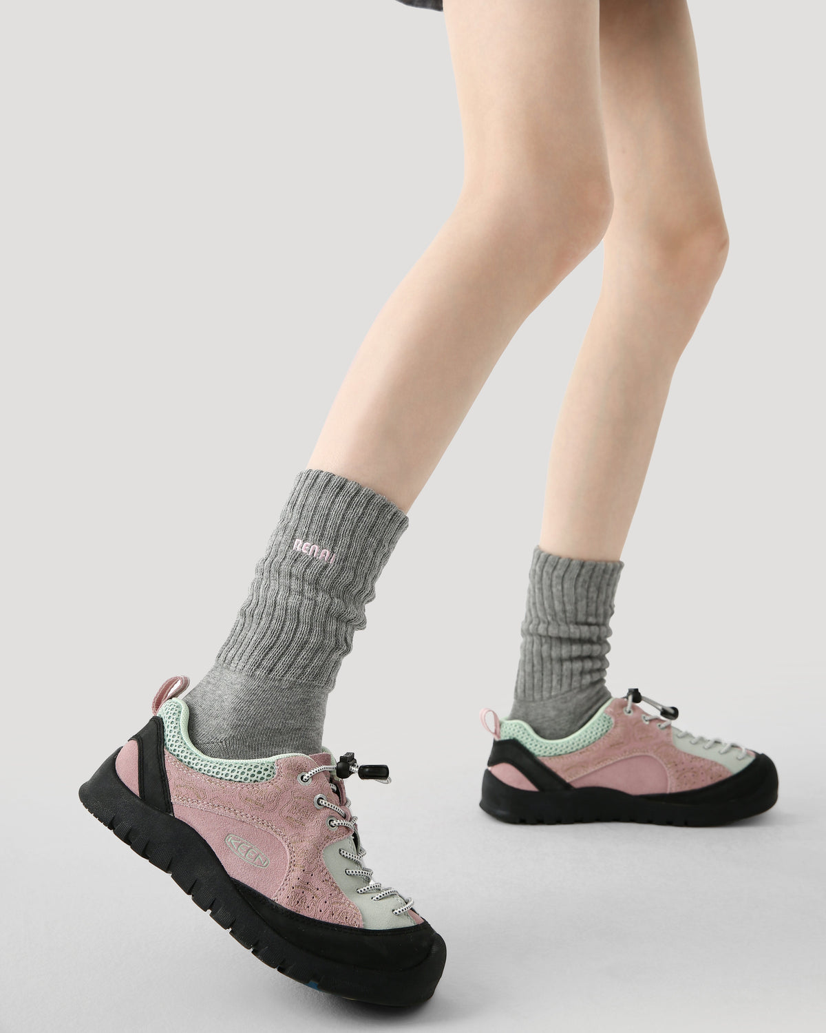 Women Crew Socks Simple Embroidery Casual Cotton Comfortable