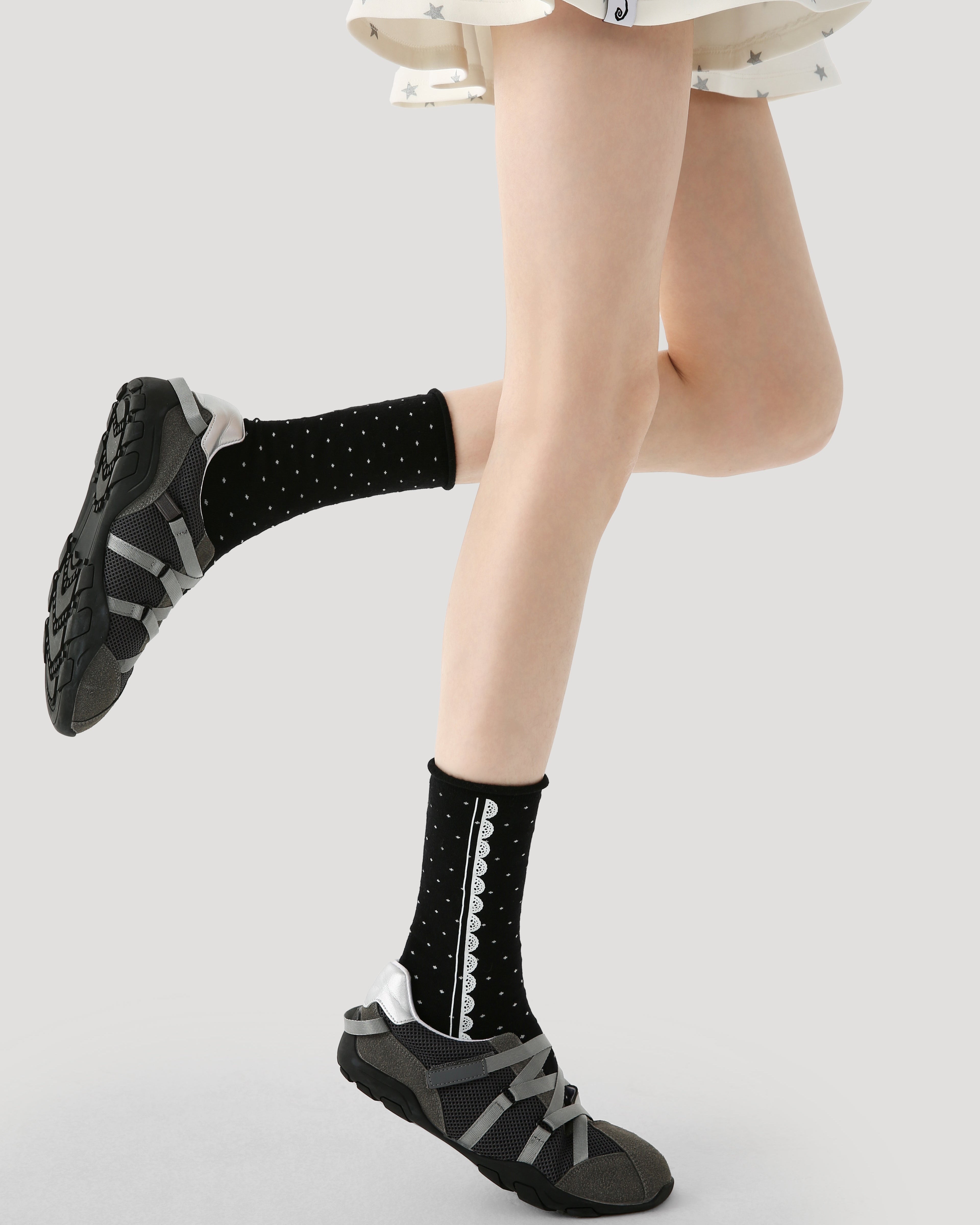Women Lace Trim Polka Dot Crew Socks Soft Comfortable Breathable Secondary image