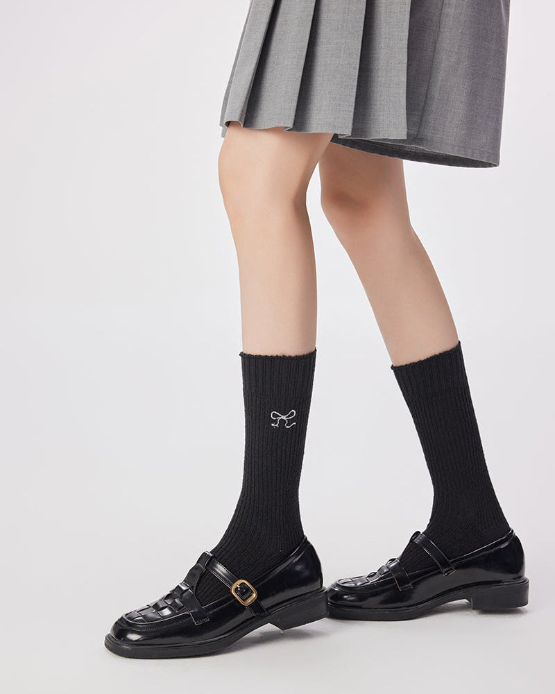 Women Sweet Bow Embroidery Crew Comfort Seamless Socks - SWEET NANA Main image