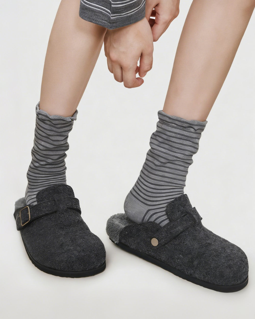 traditional chinese
女士中筒襪 簡約條紋疊層羅紋休閒襪子