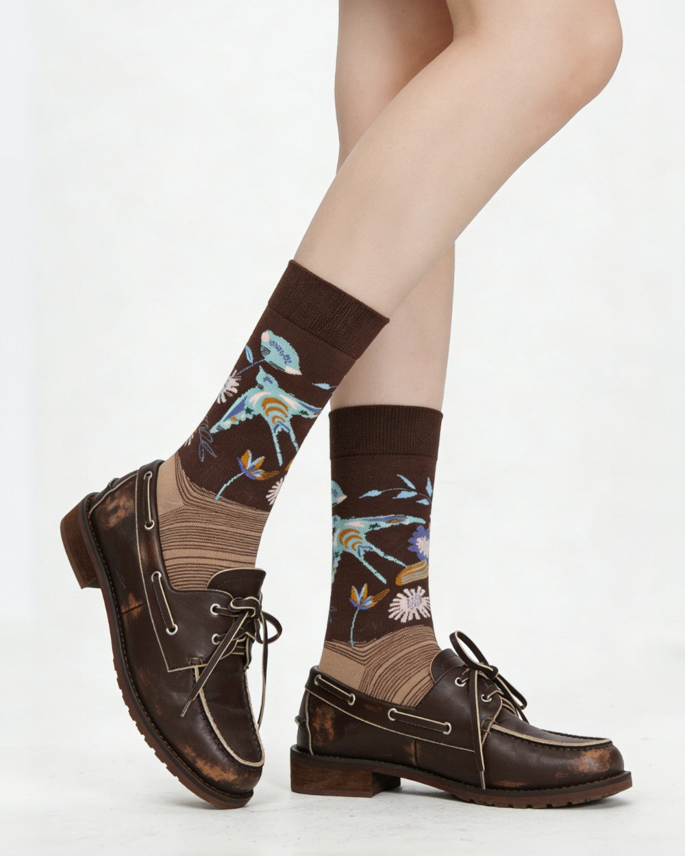 Womens Crew Socks Vintage Floral Plant Retro Pattern Artistic Socks - SWEET NANA Main image