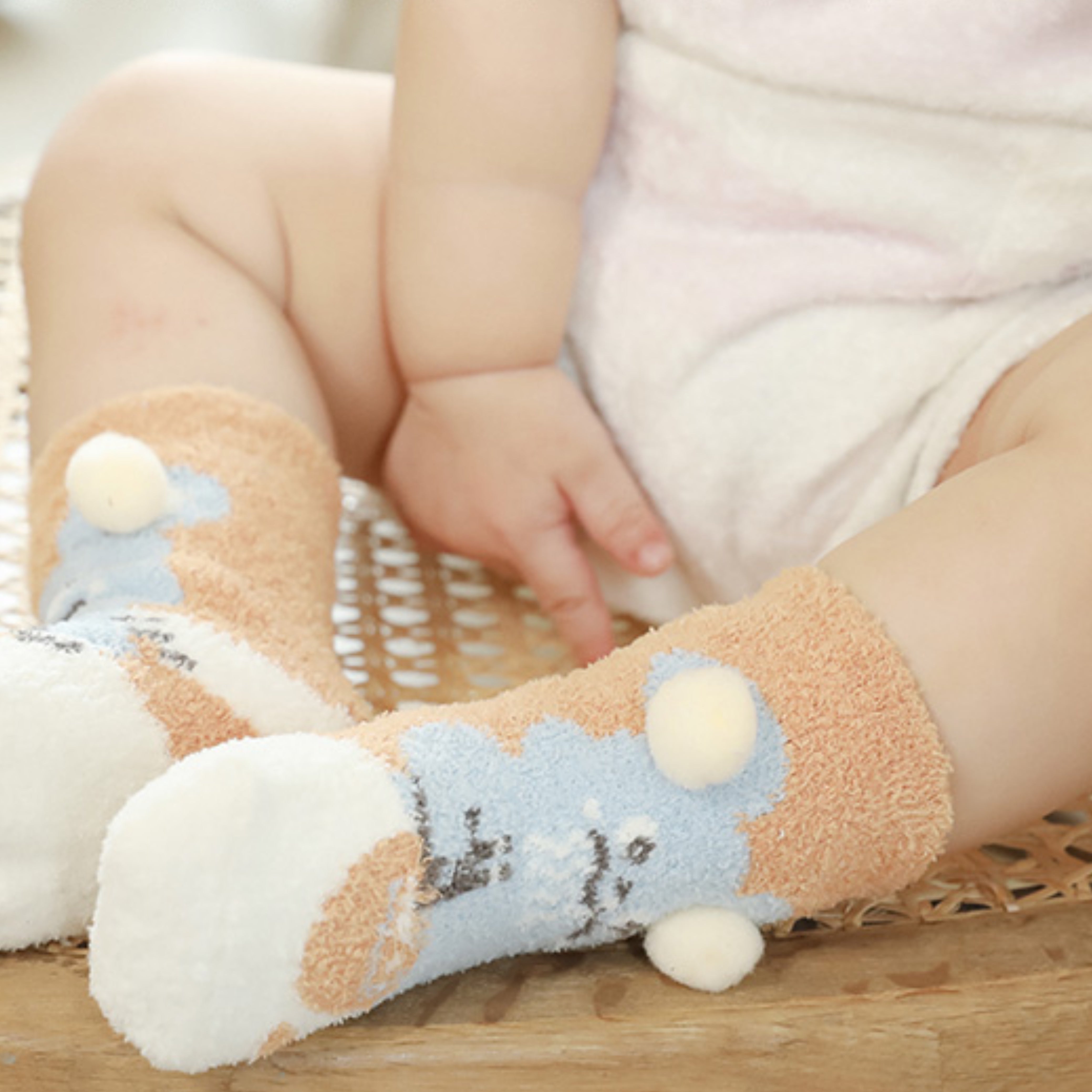 Sweetnana コージーアンクルクルーソックス for Toddlers, 超ソフト厚手の冬用ソックス, 寒い天候に最適な快適さ