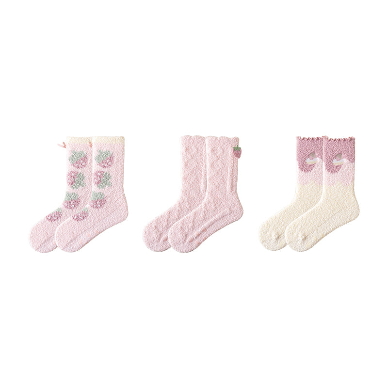 Sweetnana レディース コージー ファジー クルー ソックス、3パック ノンスリップ 厚手 冬用 ストッキング、快適さとスタイルのためのかわいくて柔らかいスリッパソックス