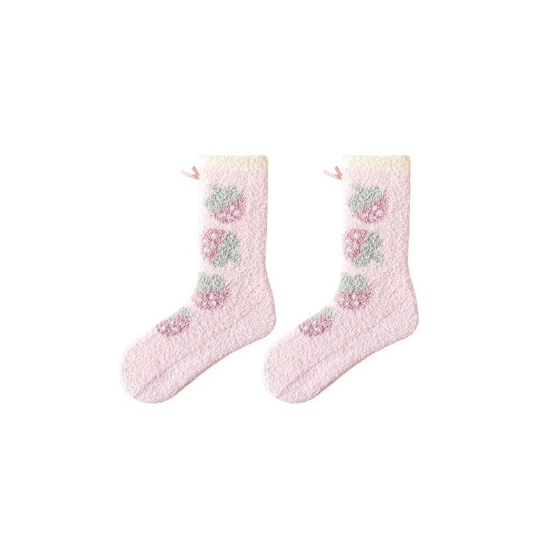 Sweetnana レディース コージー ファジー クルー ソックス、3パック ノンスリップ 厚手 冬用 ストッキング、快適さとスタイルのためのかわいくて柔らかいスリッパソックス
