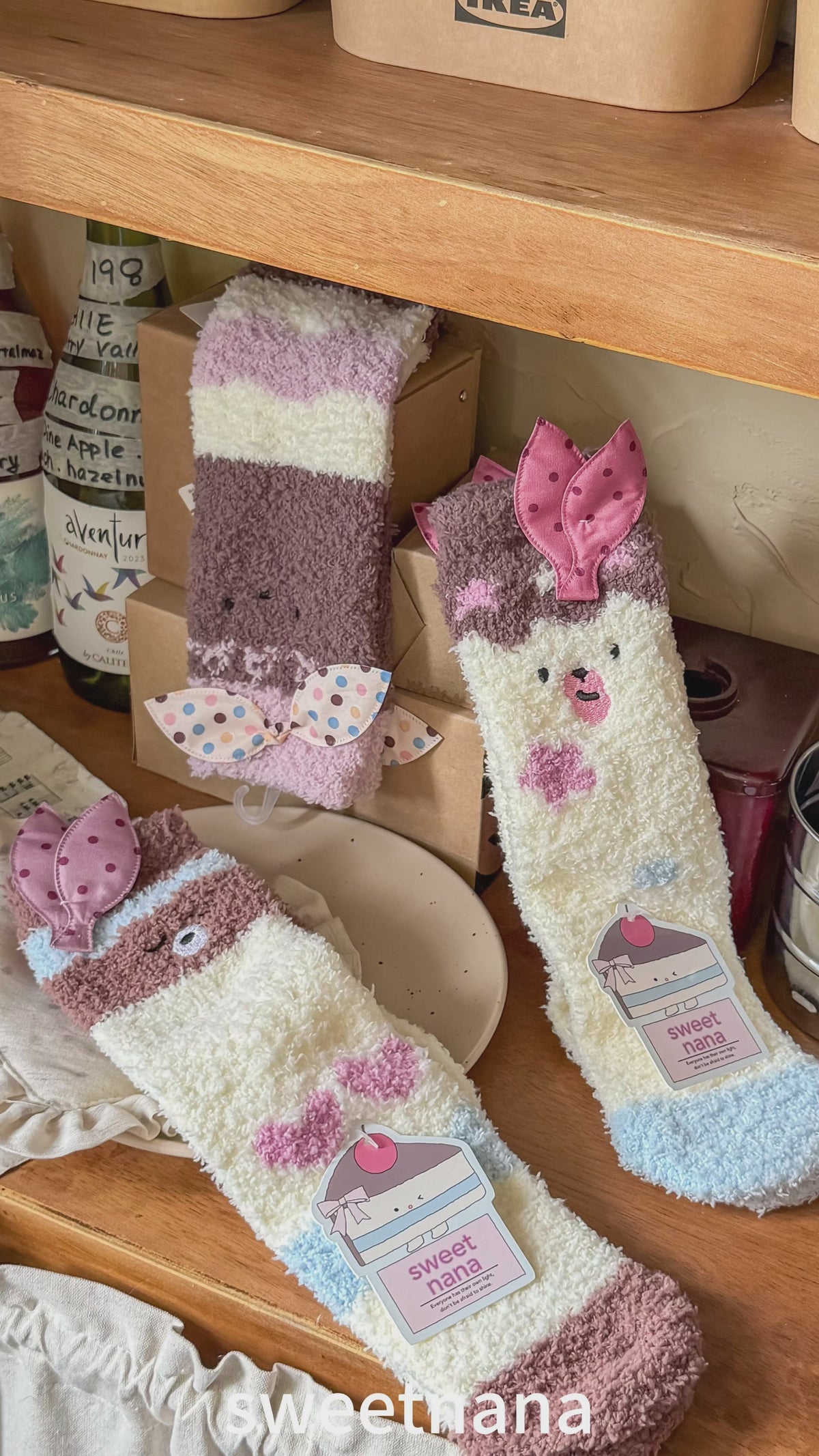 Polka Dot Leaf Fuzzy Floor Crew Socks