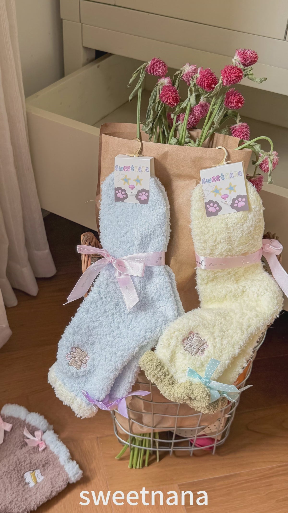 Tiny Pet Bow Cozy Floor Crew Socks
